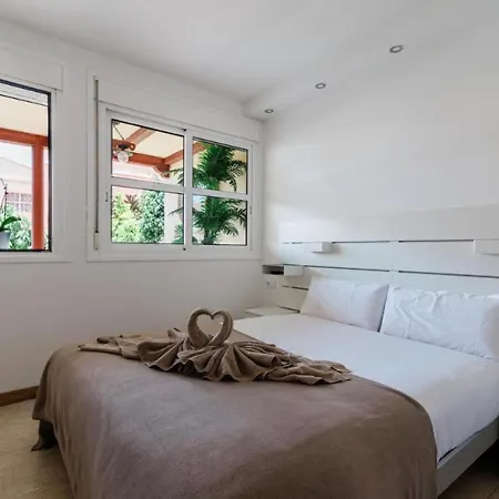 Comfortable Private Garden Villa *